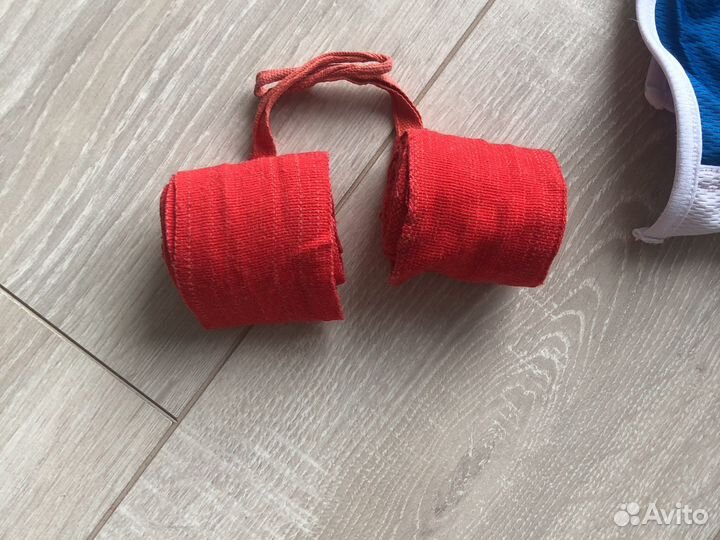 Шлем, бинты, скакалка, мяч