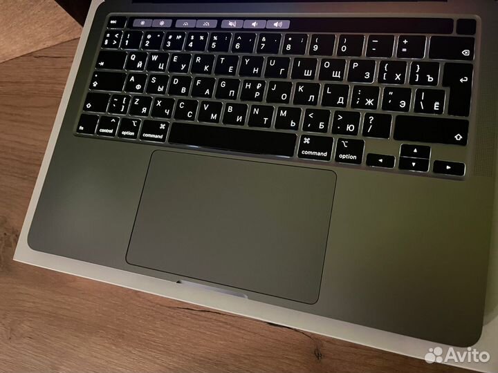 Macbook pro 13 2020 i7 32gb Крутой
