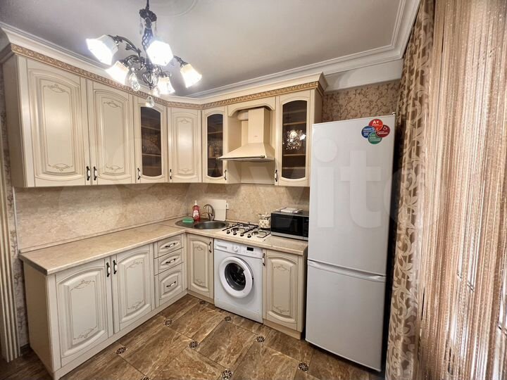 2-к. квартира, 55 м², 6/10 эт.