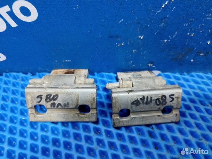 Петля двери Volvo S80 седан 2002