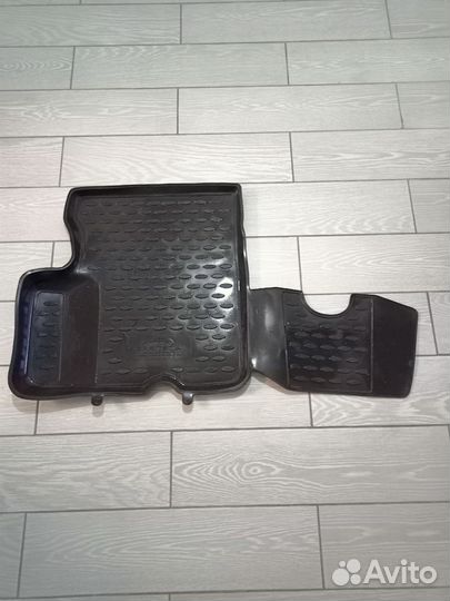 Автомобильные коврики резиновые