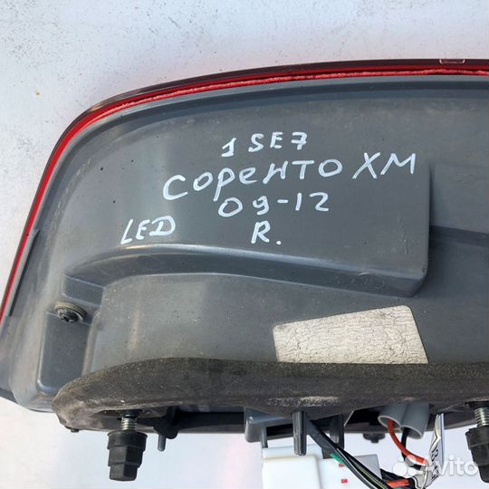 Фонарь LED в крышку багажника правый Киа Соренто 2