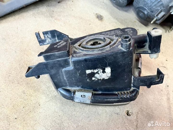 Противотуманная R фара Mersedes E-class w211