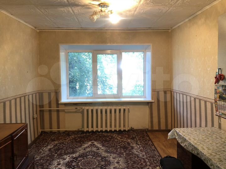 Комната 12,8 м² в 5-к., 1/4 эт.