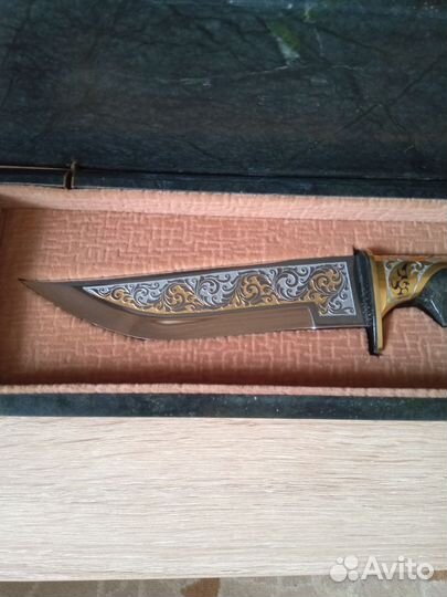 Сувенир нож в шкатулке из змеевика