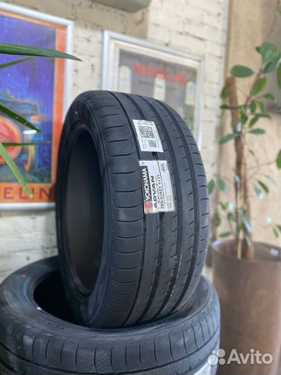 Yokohama Advan Sport V105T 285/45 R21 113Y