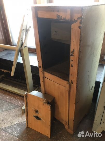 Металлический сейф - шкаф несгораемый