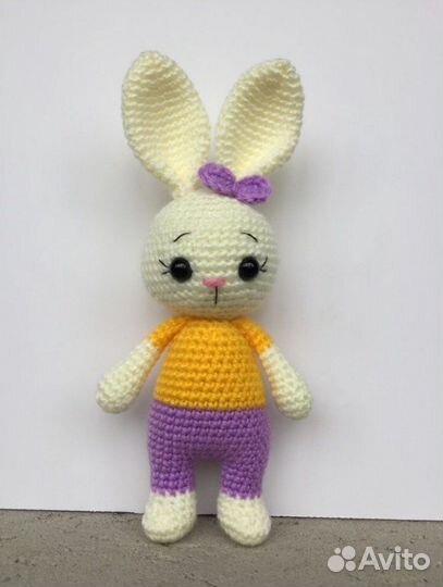 Зайчики вязаные игрушки