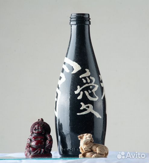 Декорированные бутылки иероглифы