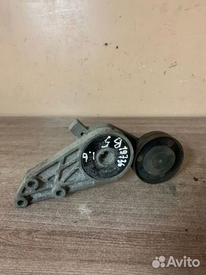 Натяжитель ремня агрегатов Audi A4 B5 VW Passat B5