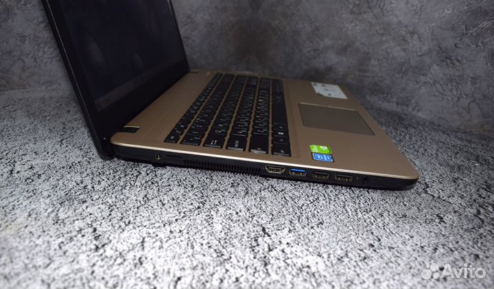 Ноутбук asus на Pentium Silver N5000/ MX 110