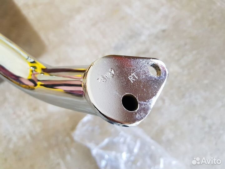 Оригинальная новая правая дуга для M109R / M1800R