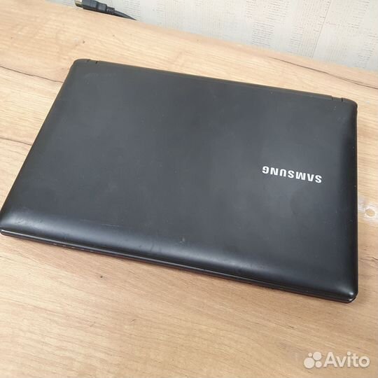 Нетбук Samsung N145 Plus