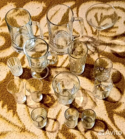 Стаканы, рюмки, кружки, стопки