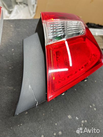 Фонарь задний наружный правый Toyota Camry XV50