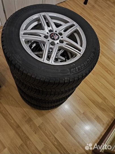 Шины зимние Michelin 195/65 R15 95T и Диски литые