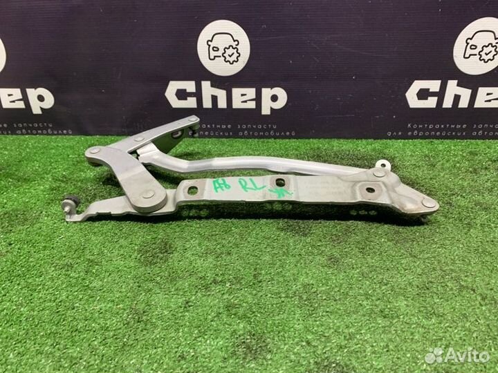 Петля крышки багажника левая Audi A8 D3 4.2 BFM