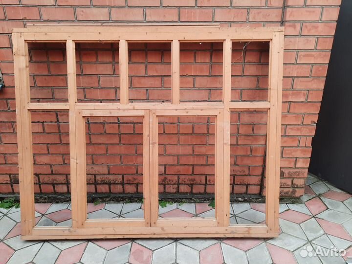 Деревянная оконная рама