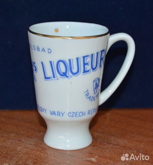 Фарфоровая чашка