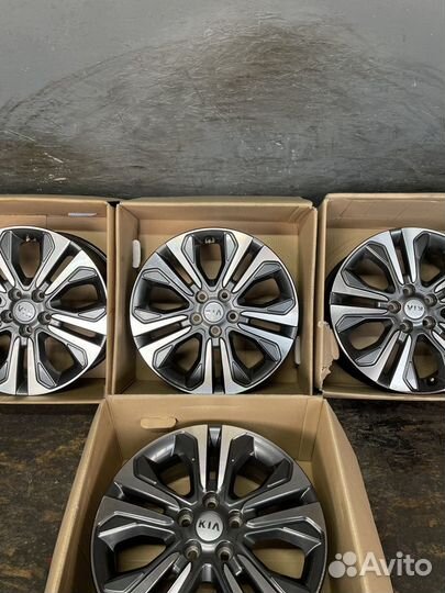 Комплект оригинальных дисков KIA Carnival R18