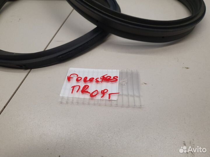 Уплотнитель двери передней правой Subaru Forester S12 2008-2012