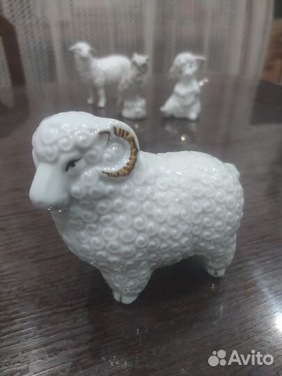 Фарфоровые статуэтки