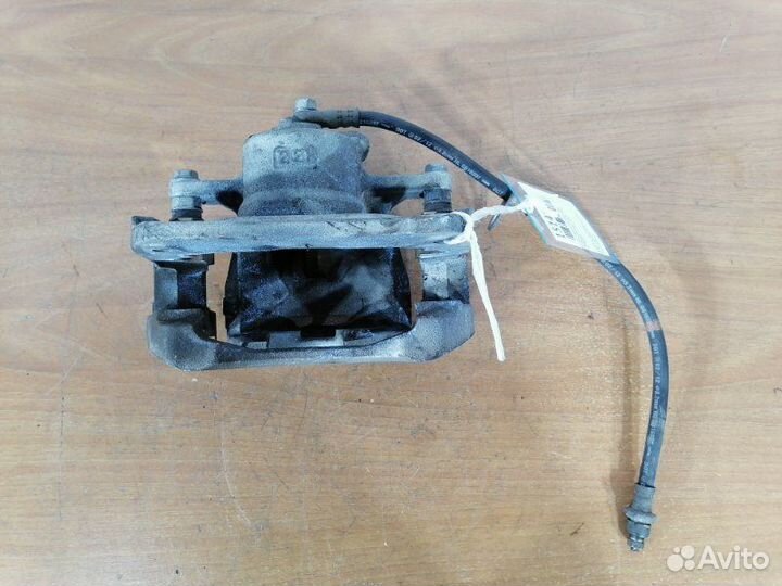 Суппорт передний правый Toyota Camry AVV50 2arfxe