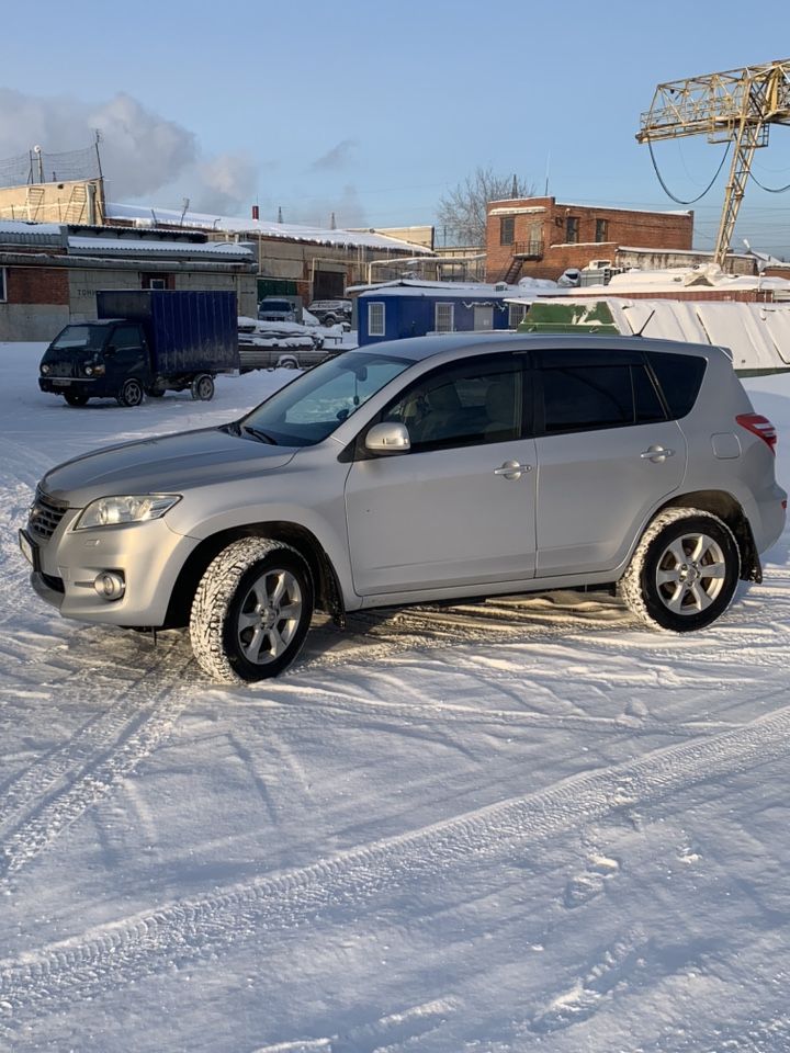 Toyota RAV4: фото владельца