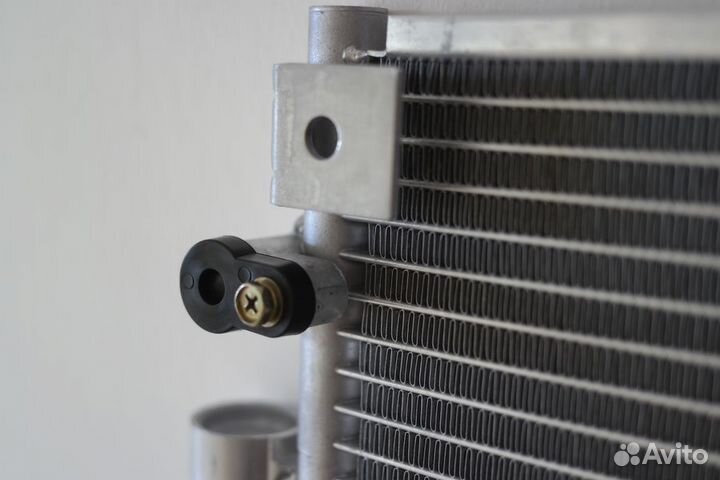 Радиатор кондиционера Ленд Крузер 100 98-07