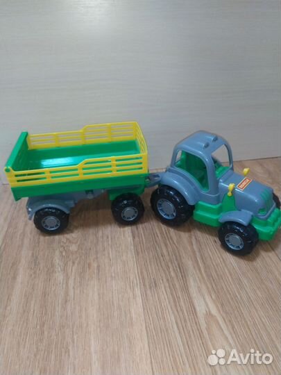 Трактор с прицепом фирма Полесье