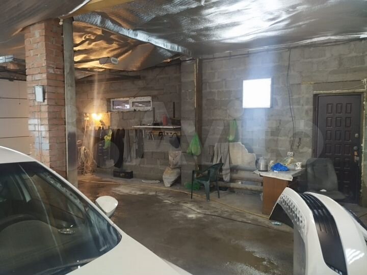 Гараж, > 30 м²