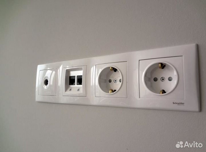 Электрик. Услуги электрика в Челябинске