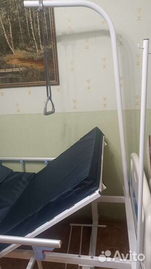 Медицинская кровать с противопролежневым матрасом