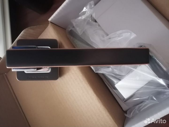 Дверные ручки и замки