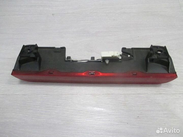 Дополнительный (третий) стоп сигнал крышки