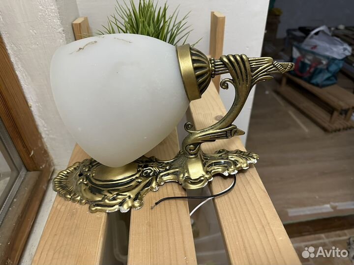 Настенный светильник