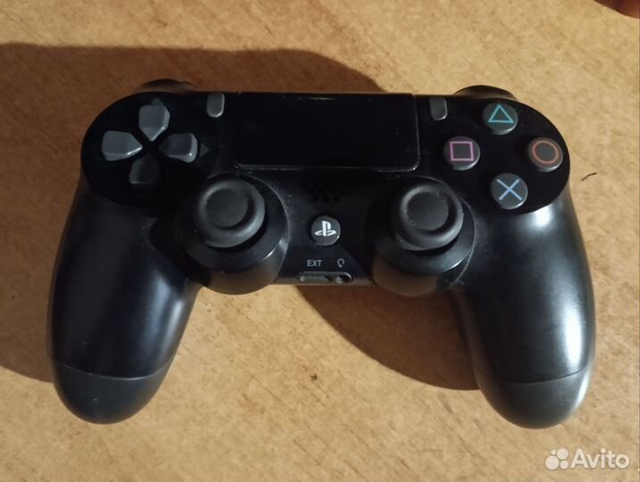 Продам Геймпад от PS4 оригинальный