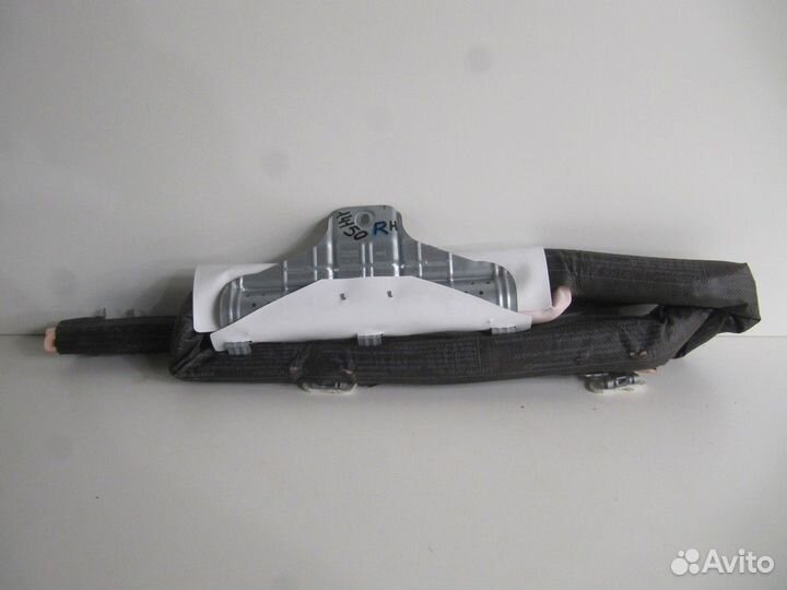 Шторка безопасности правая Peugeot 3008 2010-2016