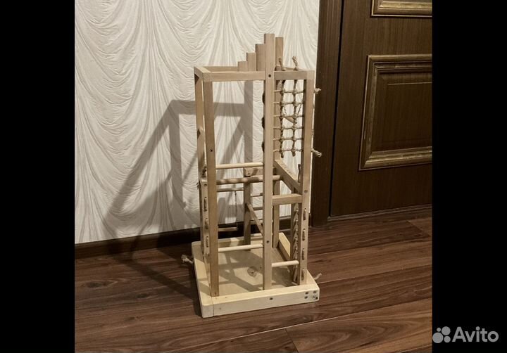 Присада для попугаев (игровой стенд)