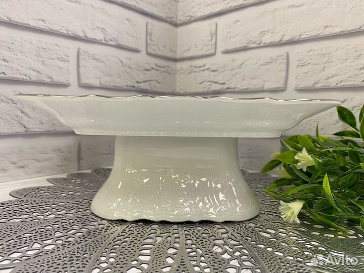 Поднос на ножке 