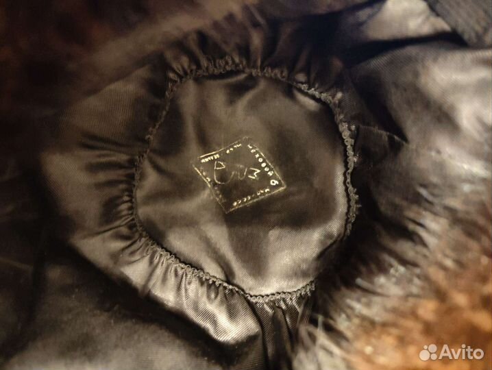 Меховая женская шапочка каракуль норка