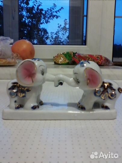 Статуэтка фарфоровая 