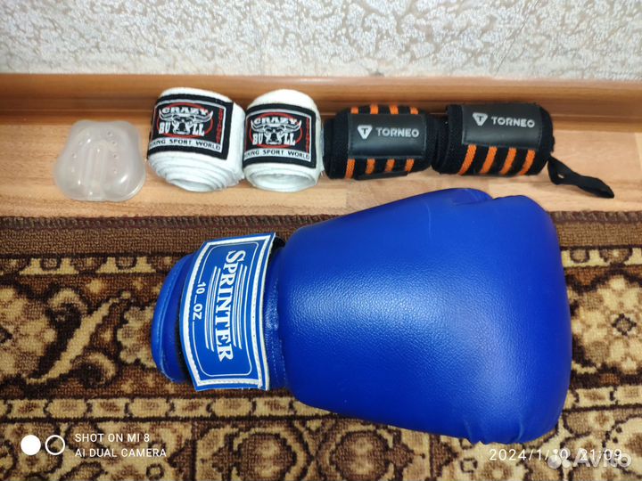 Боксёрская перчатка 10 oz бинты каппа