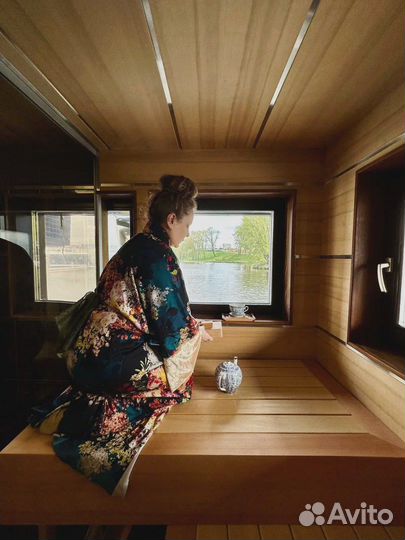 Солнце, пиво и баня плывёт по реке