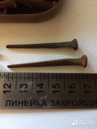 Старинные кованые гвозди