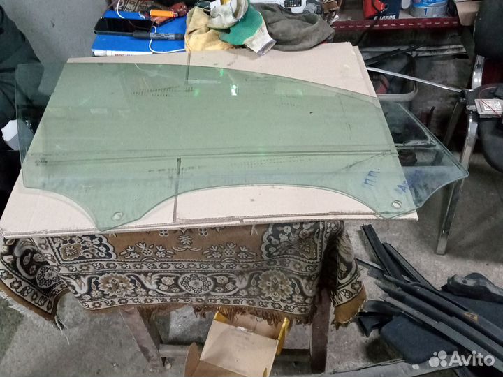 Стекло боковое переднее правое Audi A6 C7