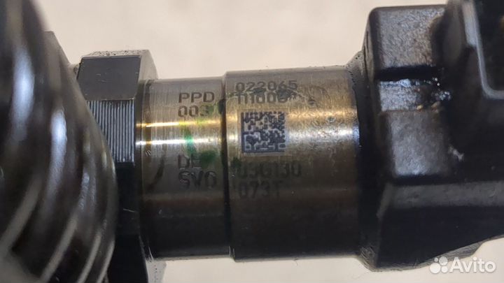 Форсунка топливная Volkswagen Passat 6