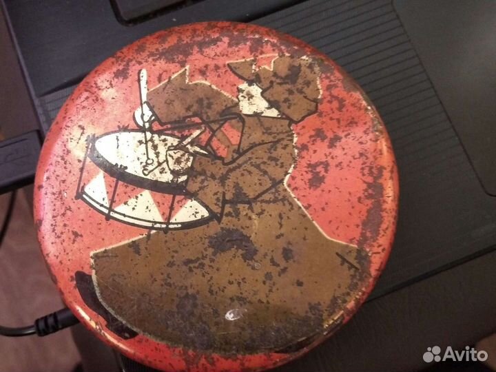 Жестяная коробка от леденцов из СССР