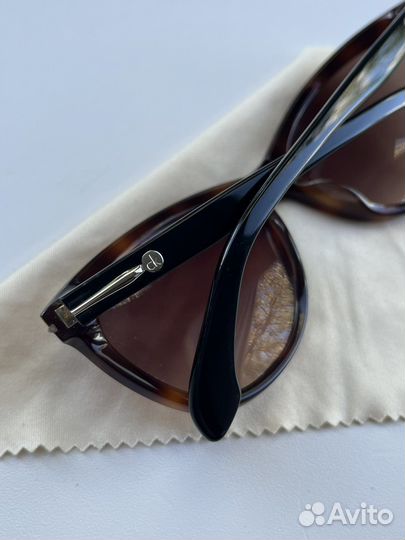 Солнцезащитные очки calvin klein