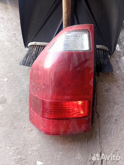 Задний фонарь mitsubishi pajero 3